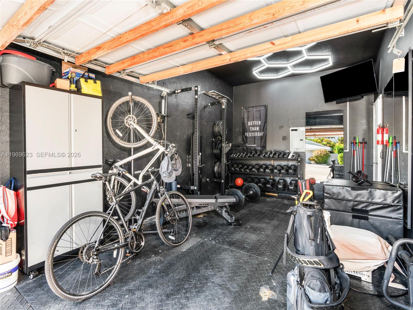 835 NE 17th Way Fort Lauderdale, FL 33304