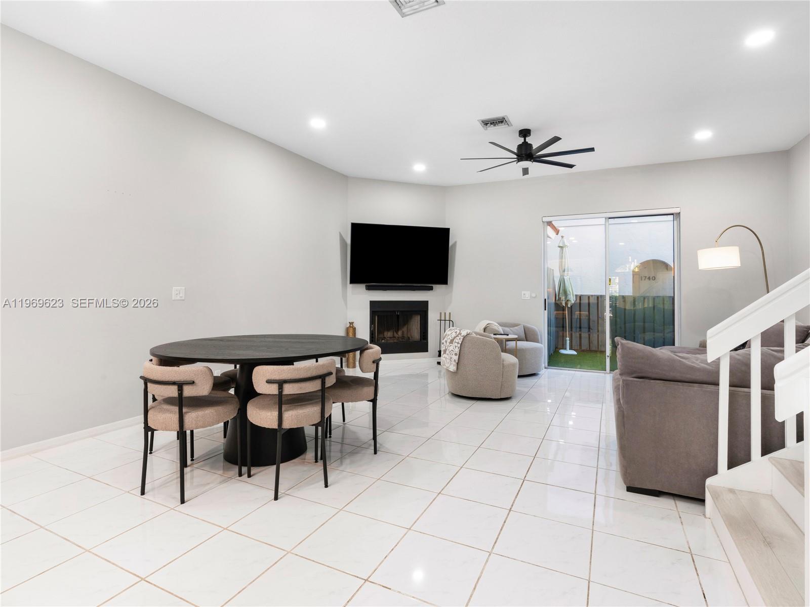 835 NE 17th Way Fort Lauderdale, FL 33304