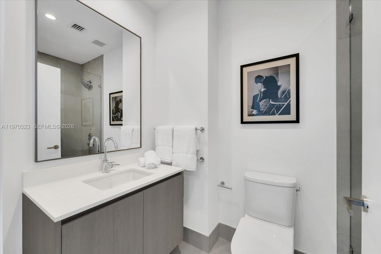 image La Baia Bay Harbor24