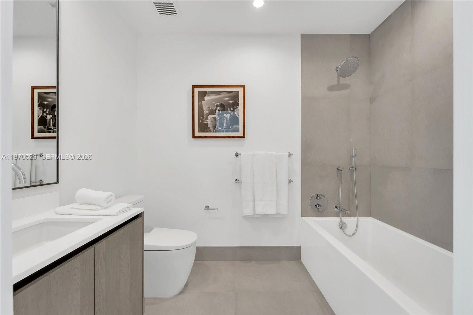 image La Baia Bay Harbor28