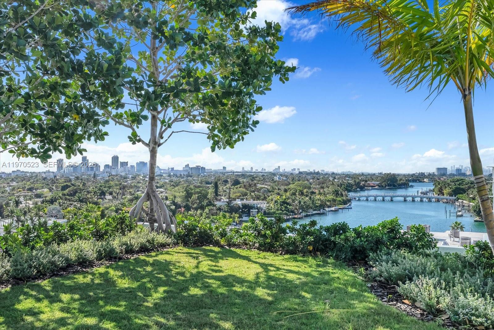 image La Baia Bay Harbor37