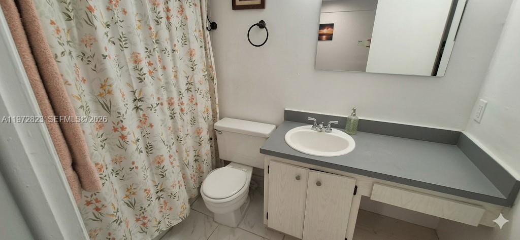 10832 N Kendall Dr #U16 Kendall, FL 33176