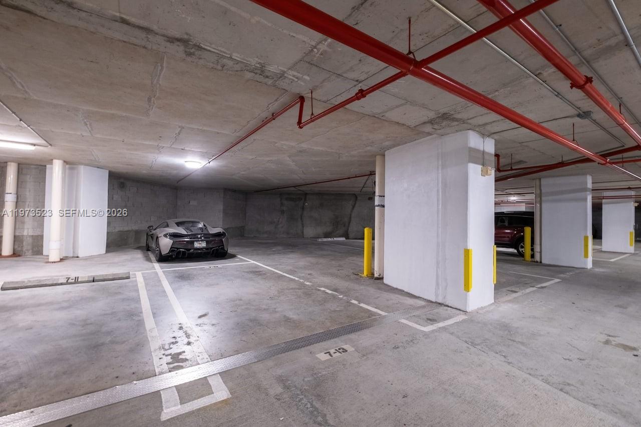 465 Brickell Ave #5701 Miami, FL 33131