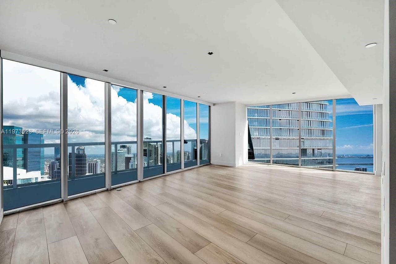 465 Brickell Ave #5701 Miami, FL 33131