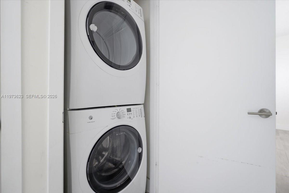 2900 NE 7th Ave #3004 Miami, FL 33137