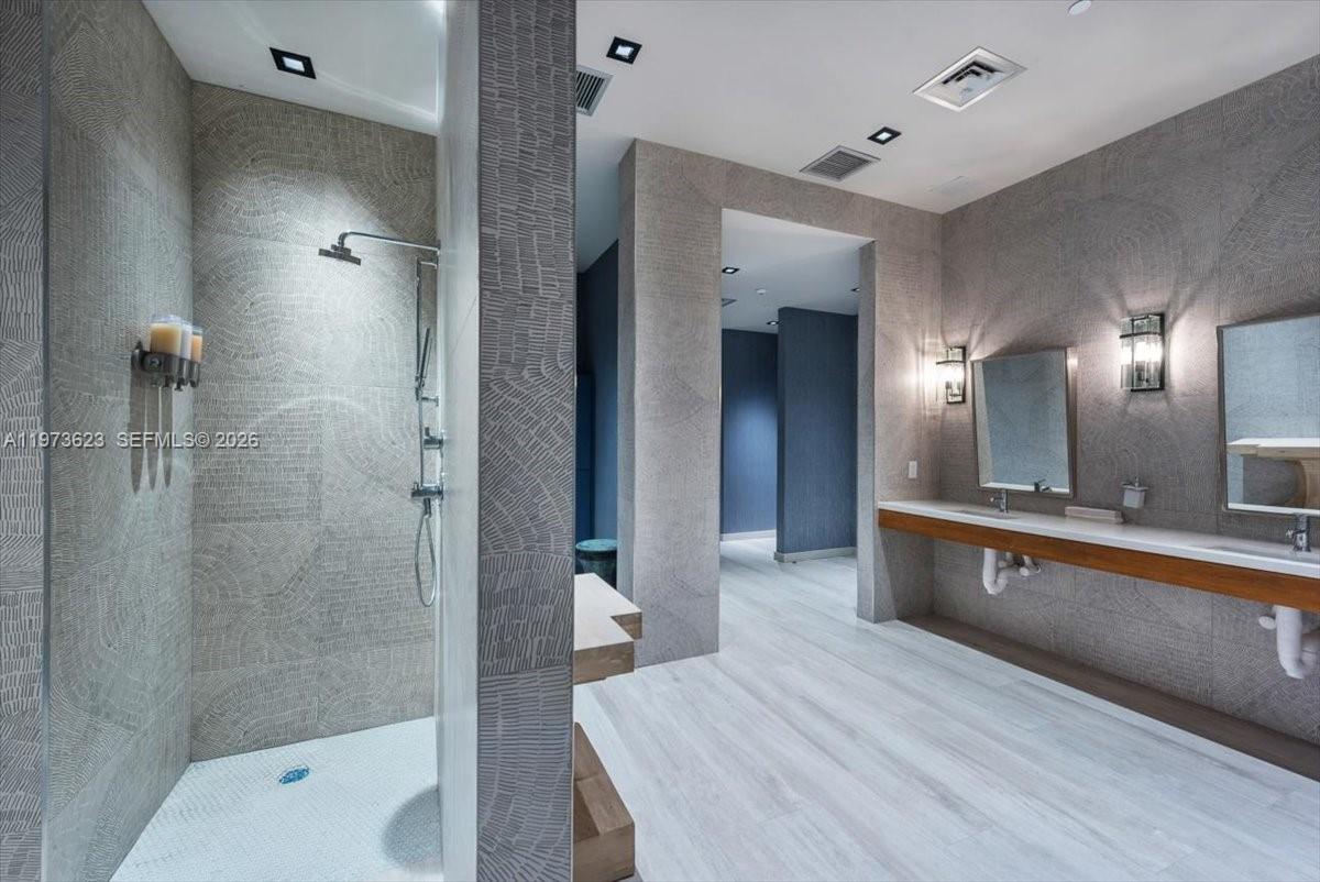 2900 NE 7th Ave #3004 Miami, FL 33137