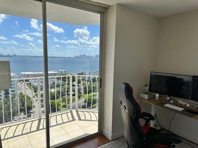 7601 E Treasure Dr #1905 North Bay Village, FL 33141