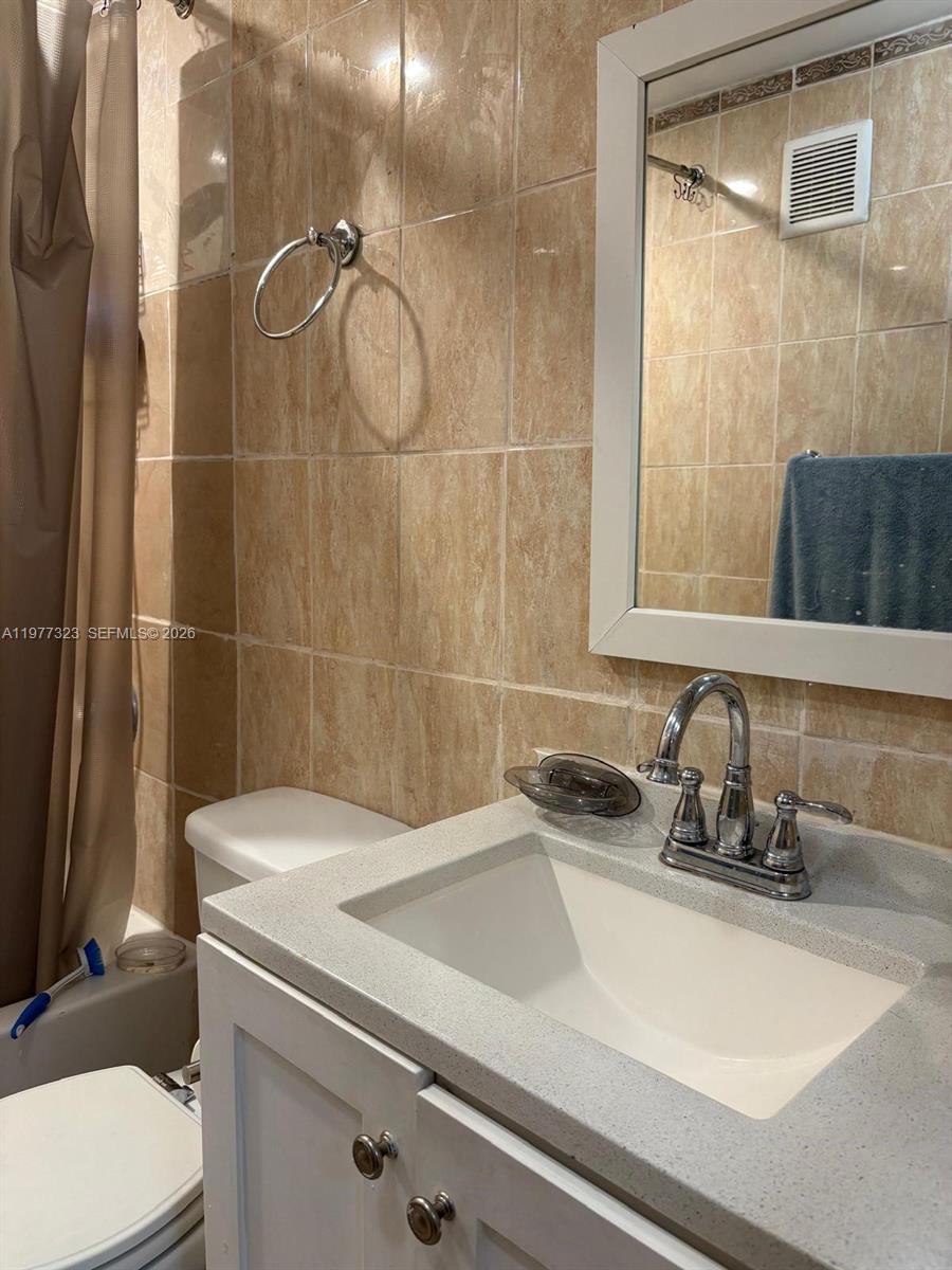 17180 SW 94th Ave #701 Palmetto Bay, FL 33157