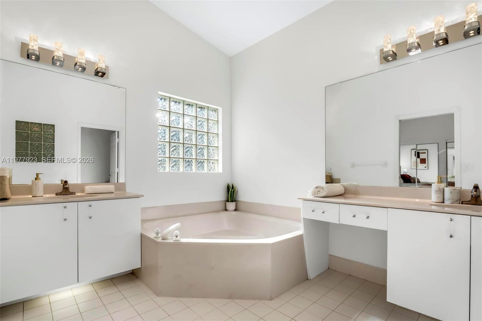 1601 SW 157th Ave Pembroke Pines, FL 33027