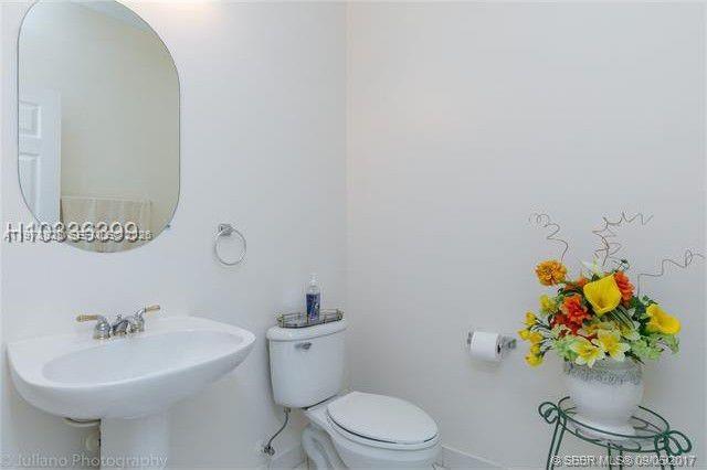 1032 Silktree Ln Weston, FL 33327