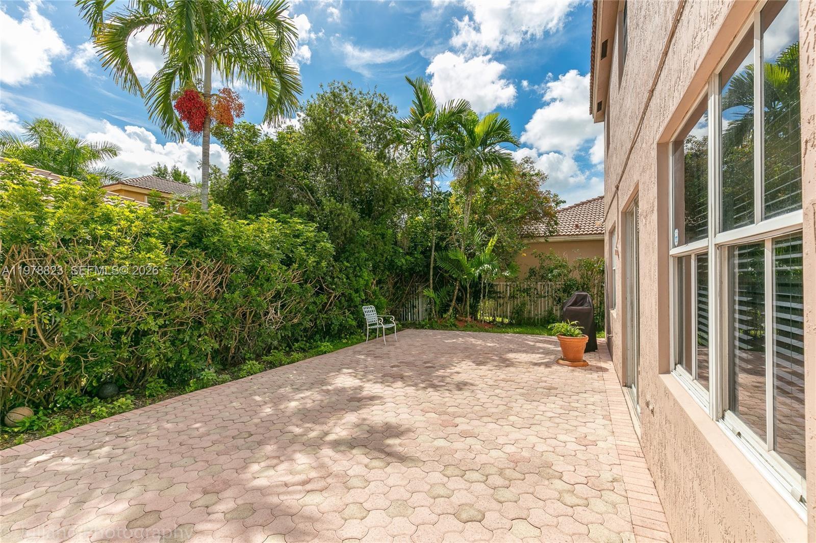 1032 Silktree Ln Weston, FL 33327