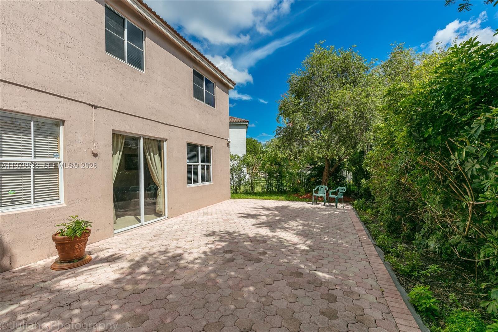 1032 Silktree Ln Weston, FL 33327