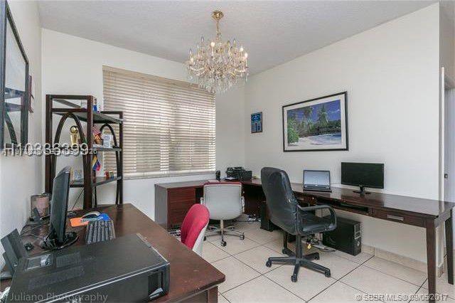 1032 Silktree Ln Weston, FL 33327