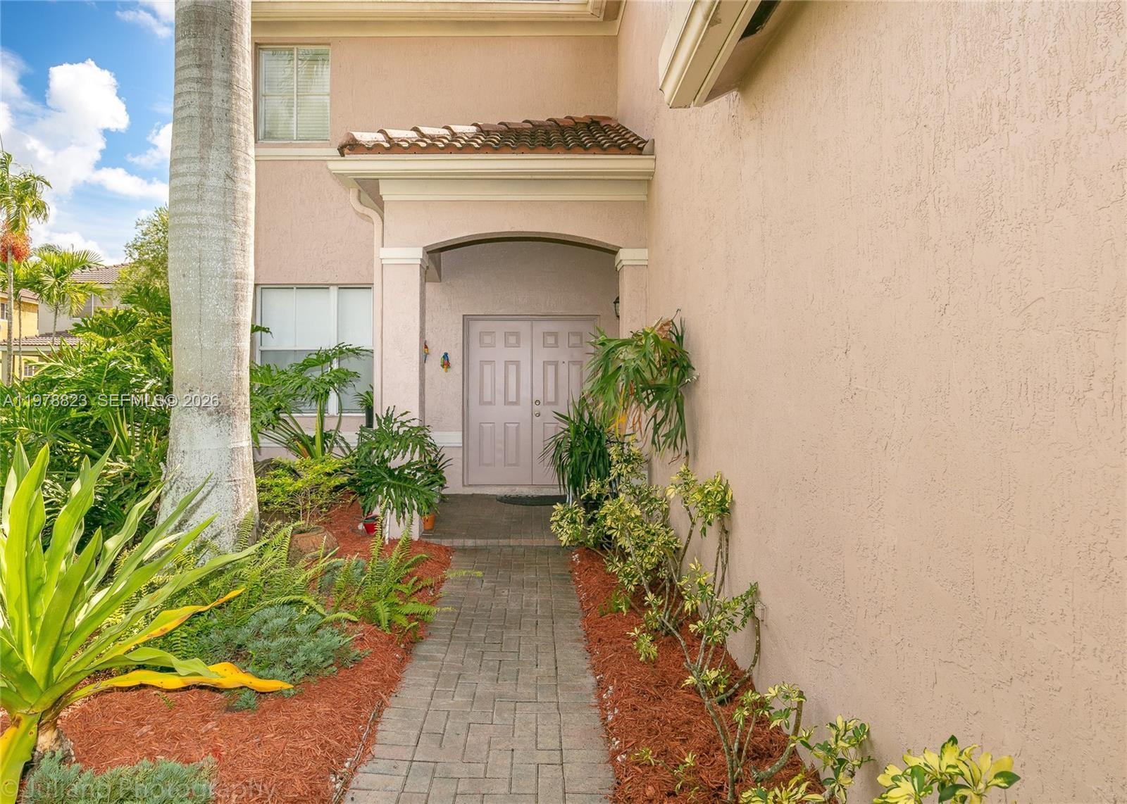 1032 Silktree Ln Weston, FL 33327