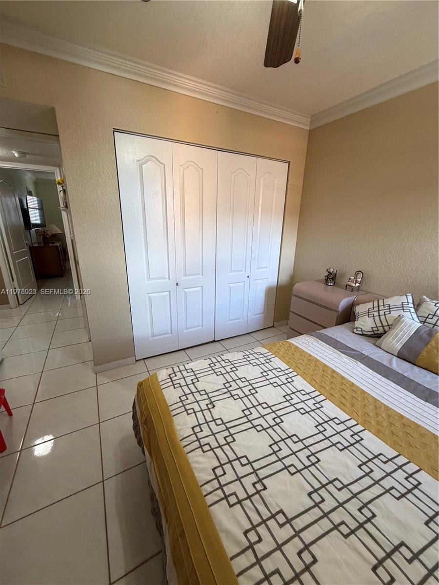 1800 W 54th St #309 Hialeah, FL 33012