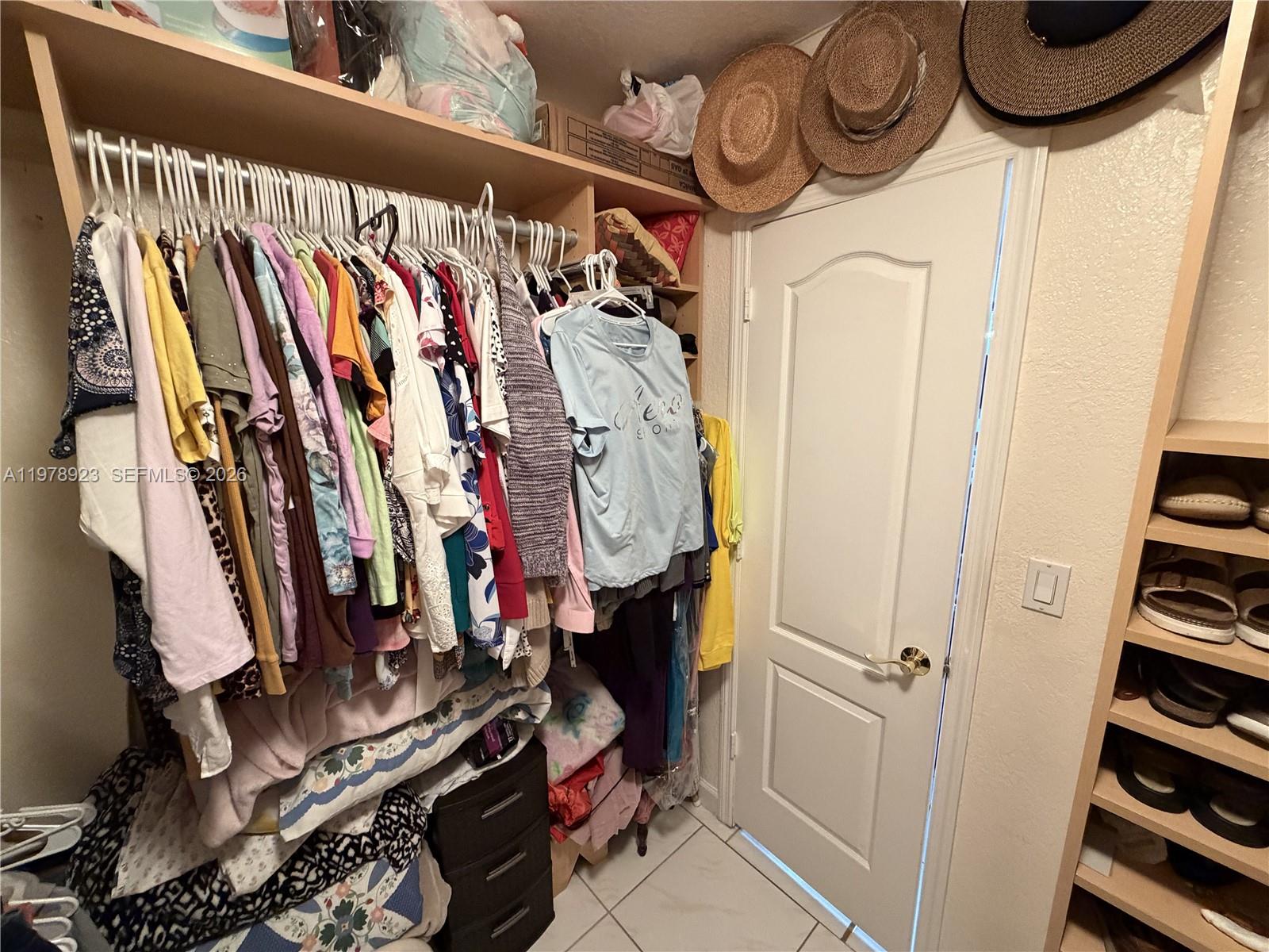 1800 W 54th St #309 Hialeah, FL 33012