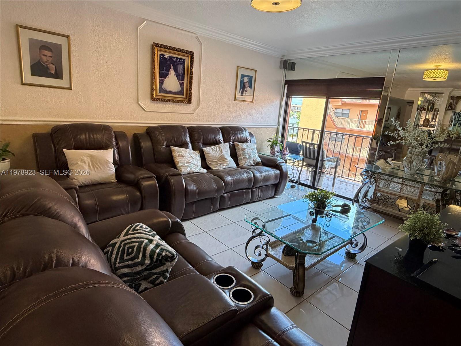 1800 W 54th St #309 Hialeah, FL 33012