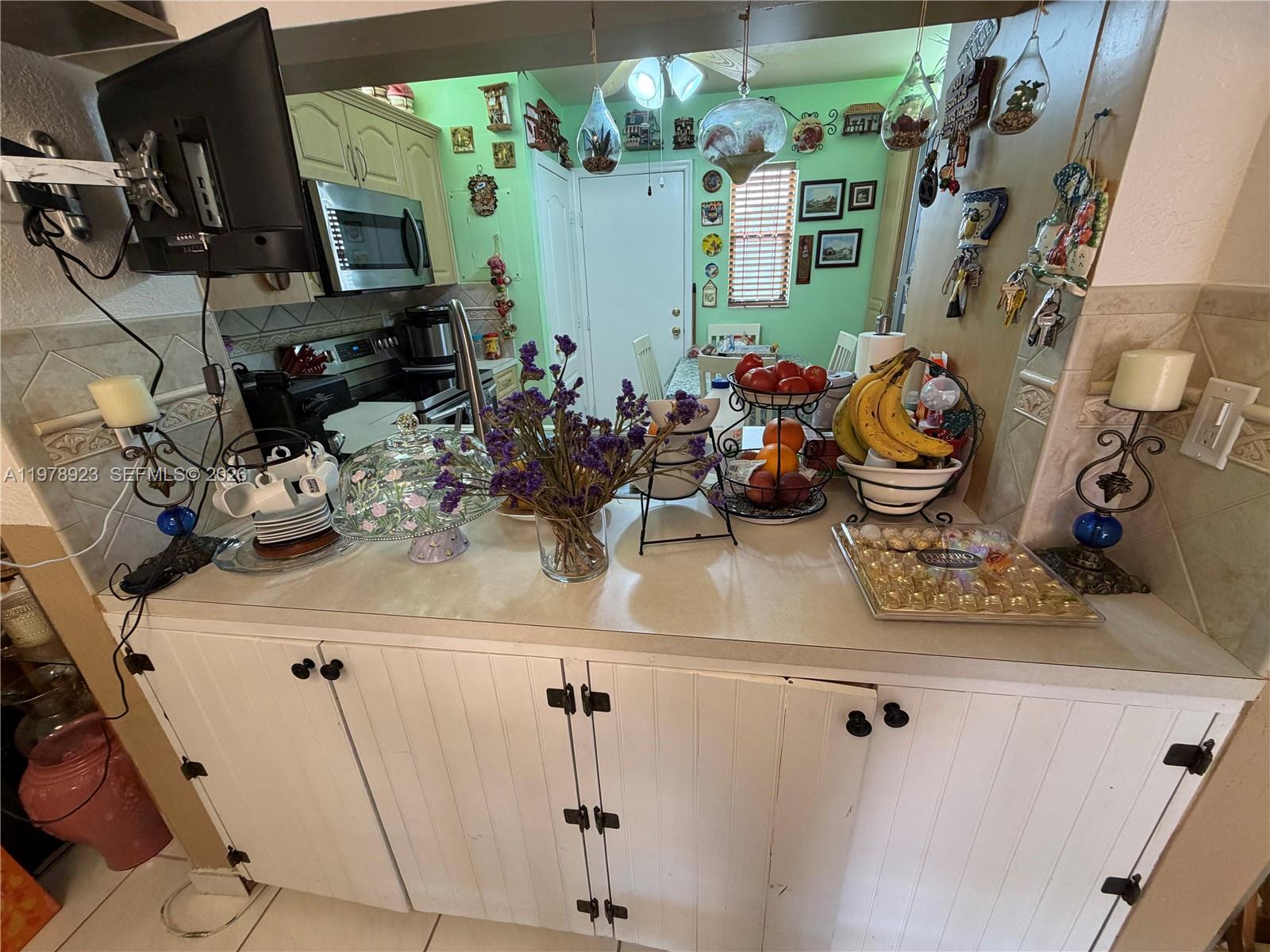 1800 W 54th St #309 Hialeah, FL 33012