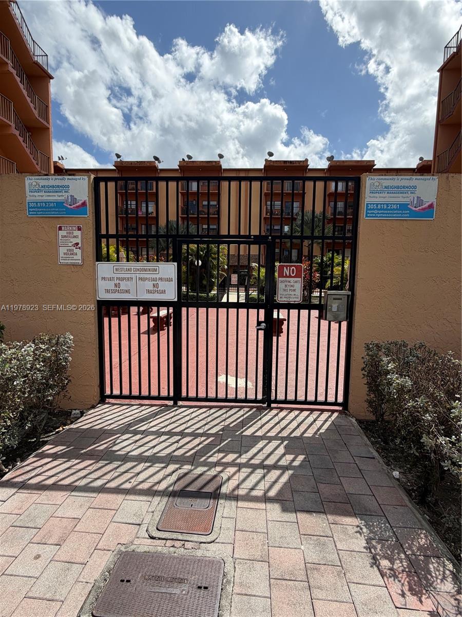 1800 W 54th St #309 Hialeah, FL 33012