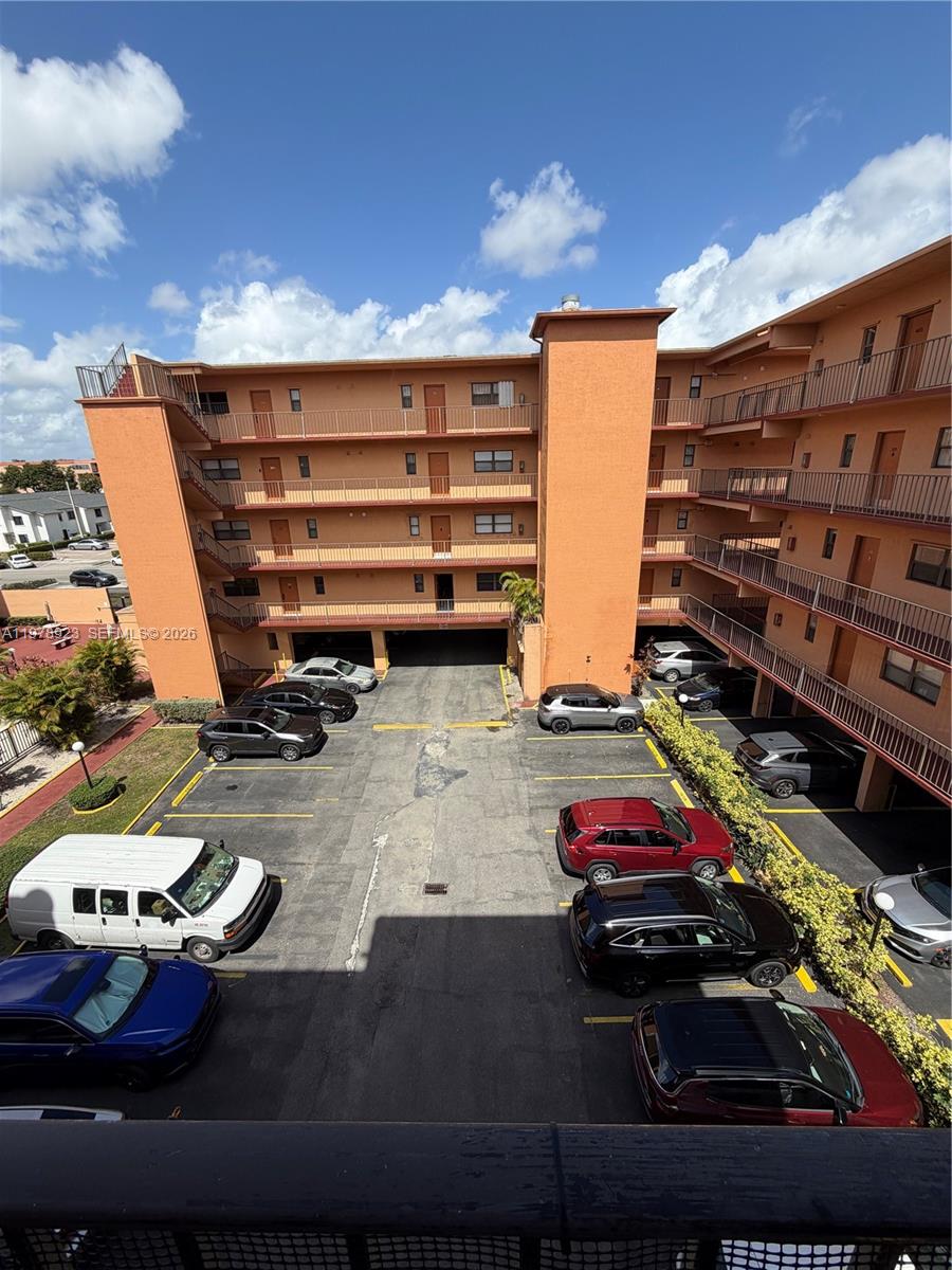 1800 W 54th St #309 Hialeah, FL 33012