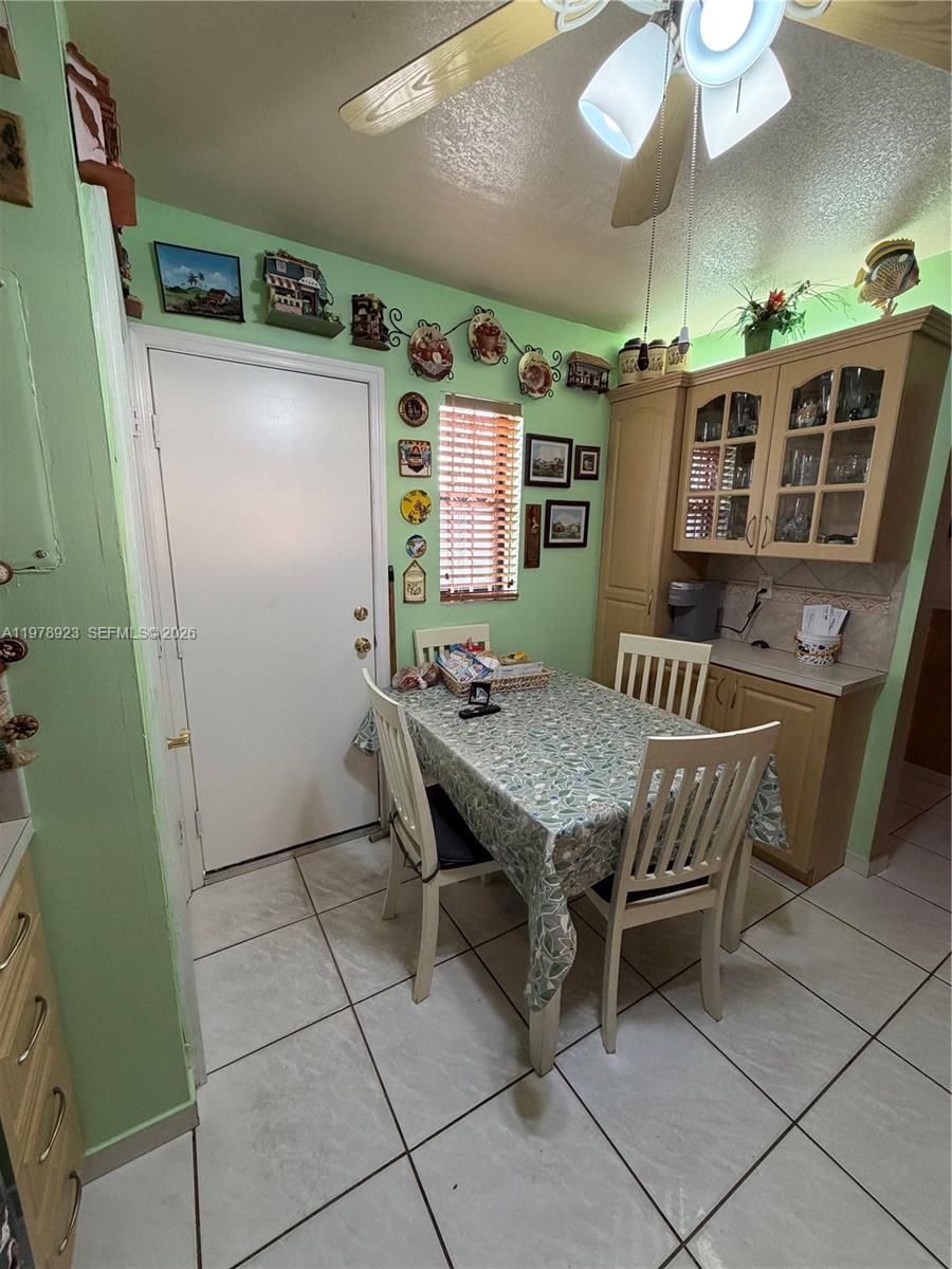 1800 W 54th St #309 Hialeah, FL 33012