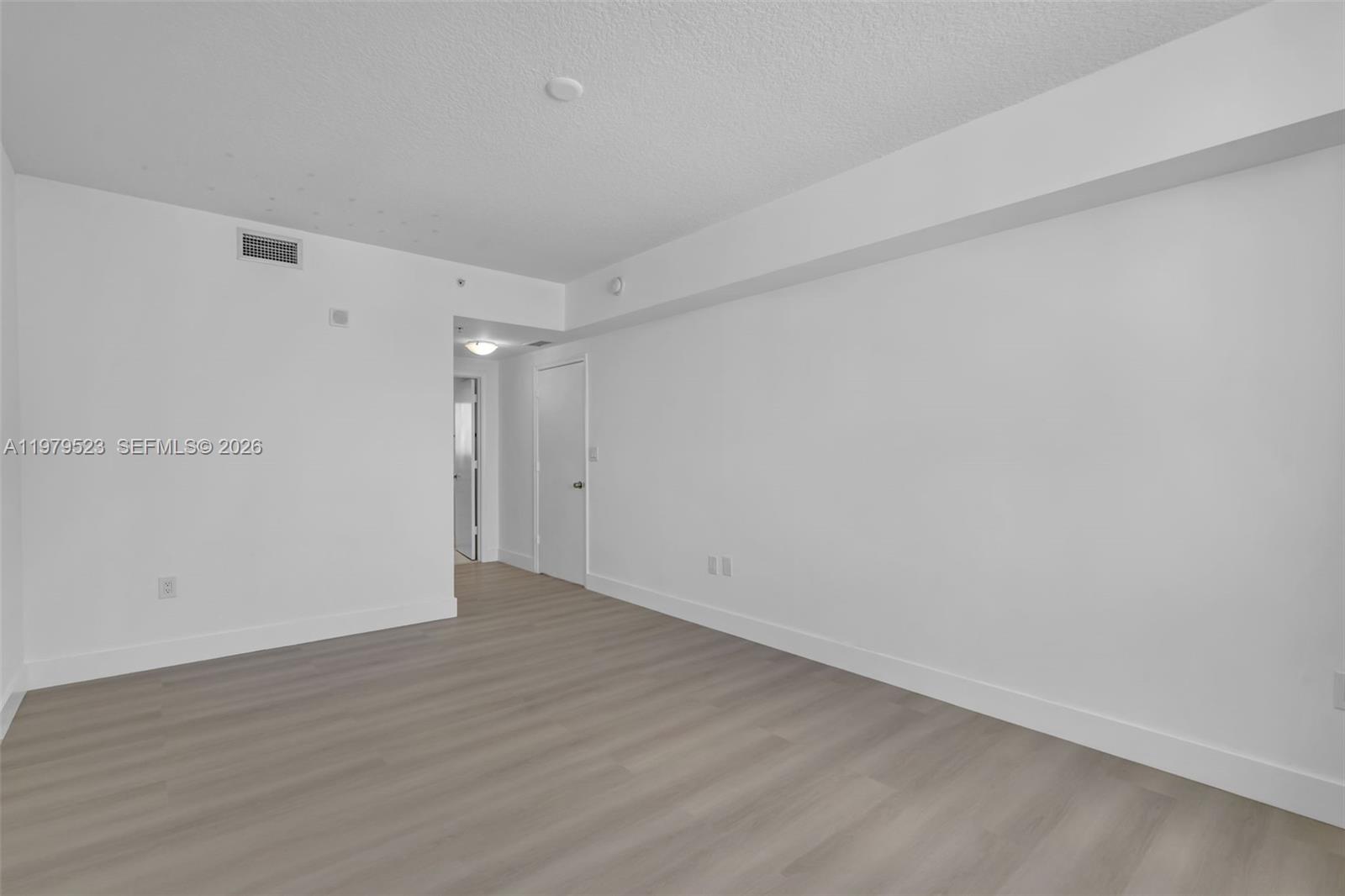 image The Venture at Aventura14