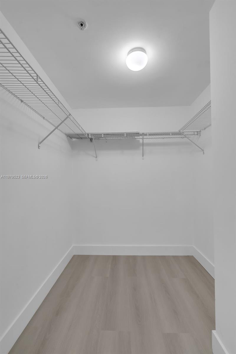 image The Venture at Aventura16