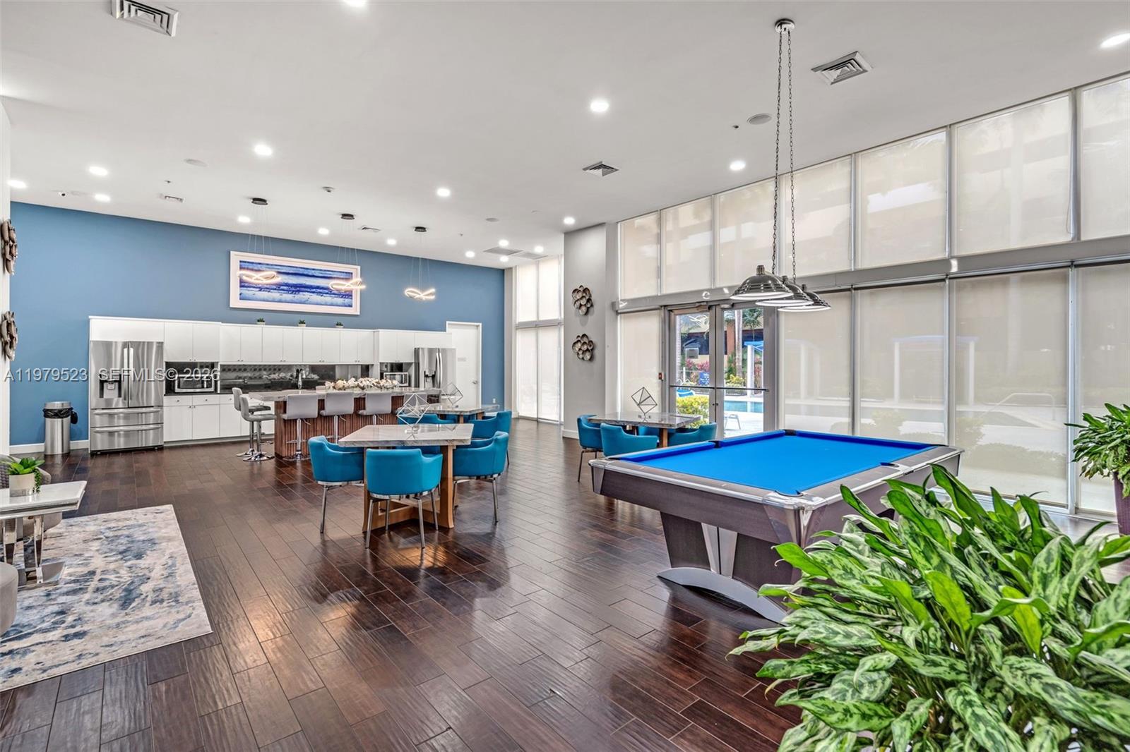 image The Venture at Aventura35