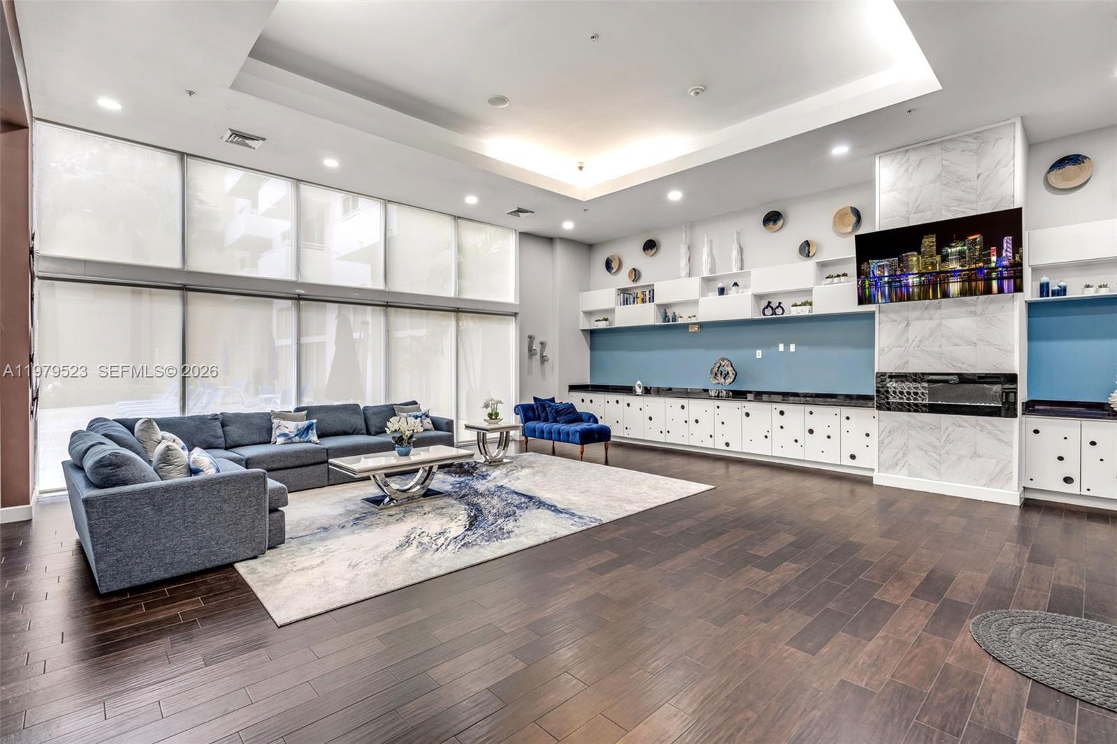 image The Venture at Aventura36