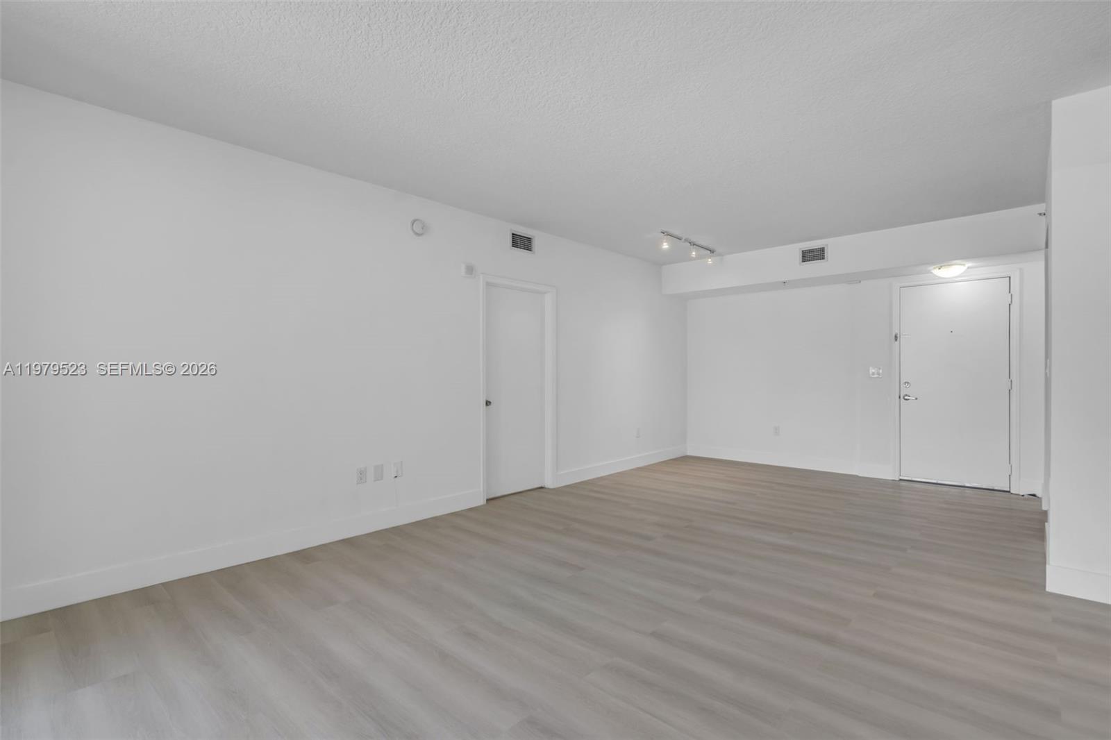 image The Venture at Aventura8