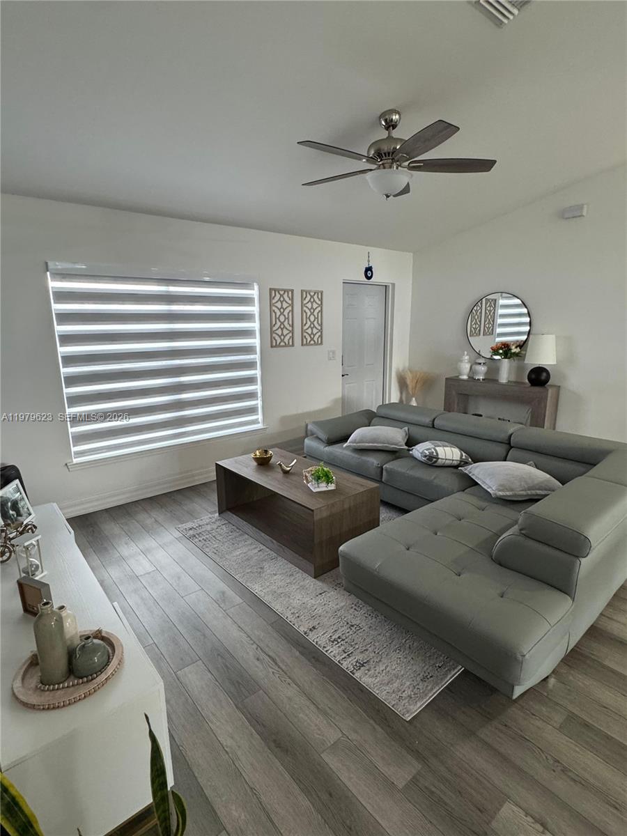 1119 Tropicana Pkwy W Cape Coral, FL 33993