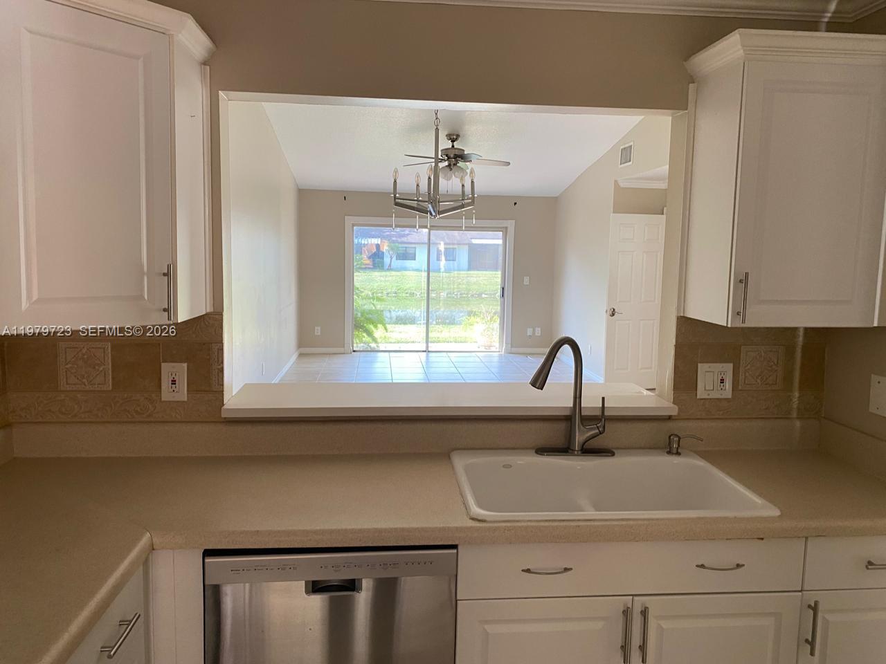 803 SW 119th Way Davie, FL 33325