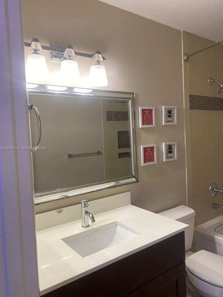 803 SW 119th Way Davie, FL 33325