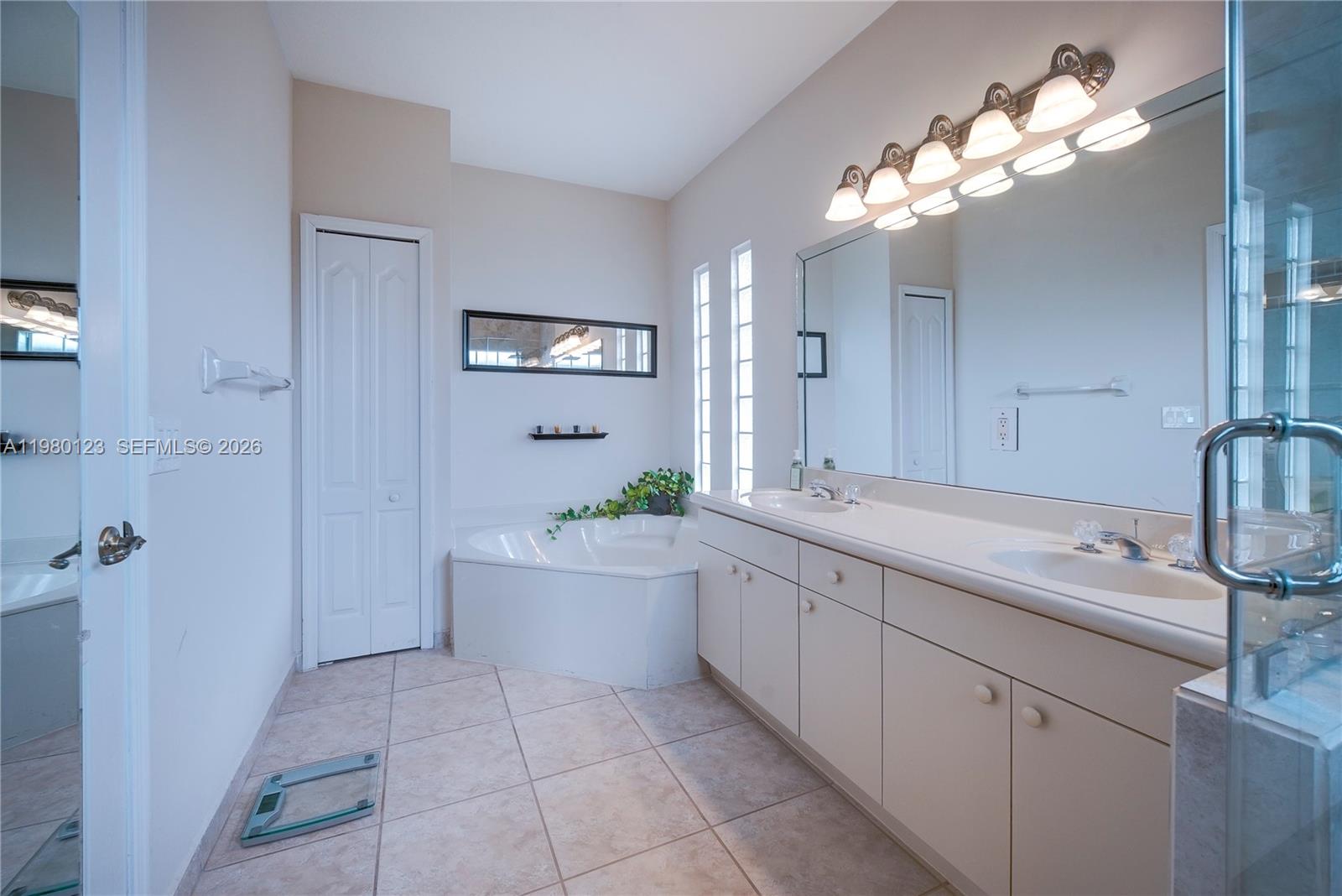 9837 SW 159th Ct Miami, FL 33196