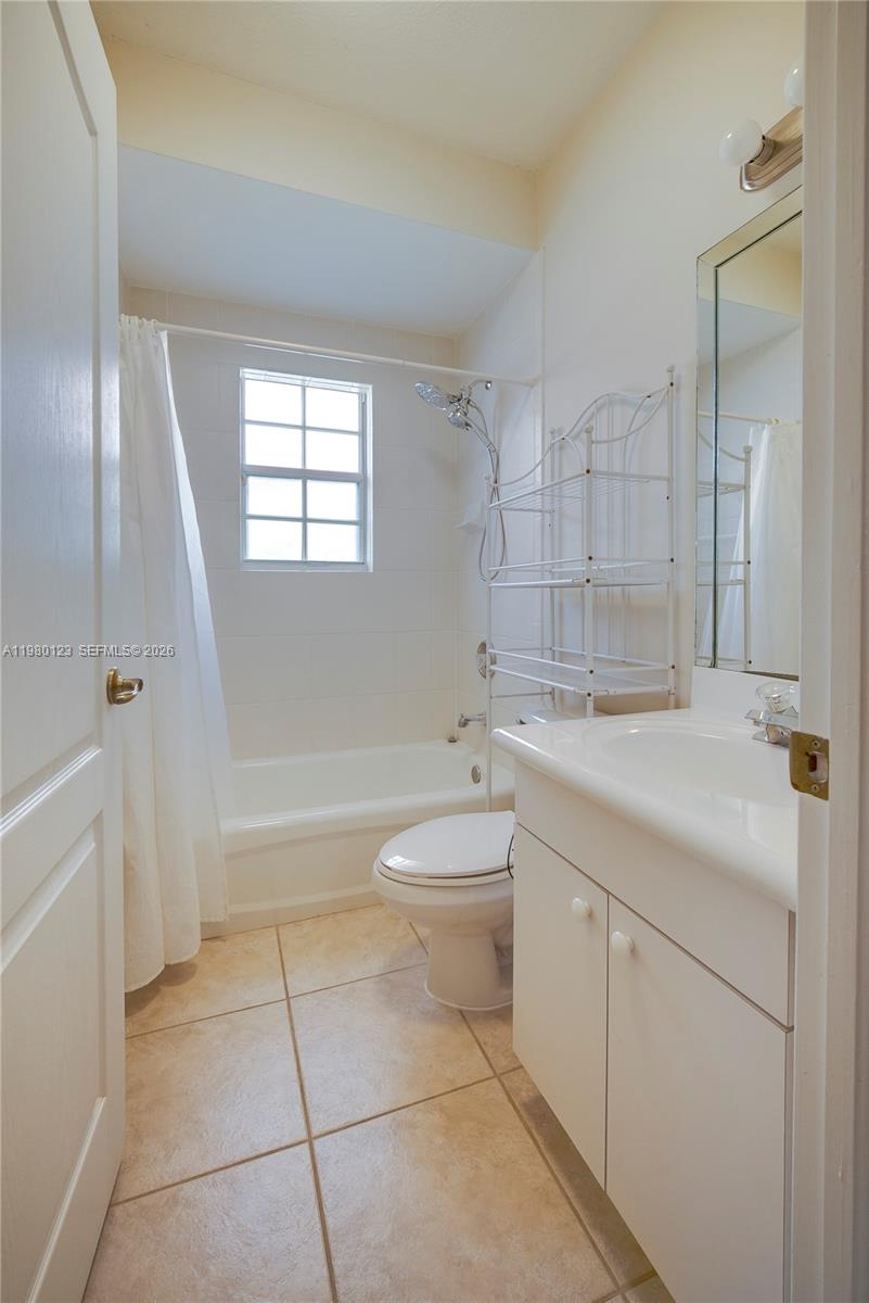 9837 SW 159th Ct Miami, FL 33196