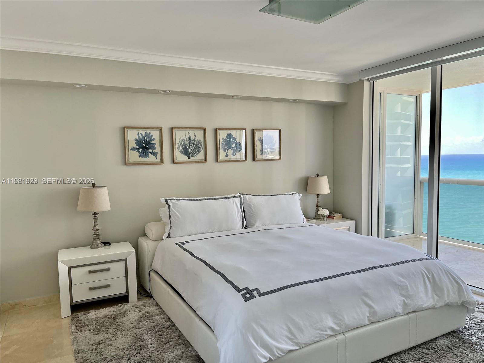 image Beach Club 215