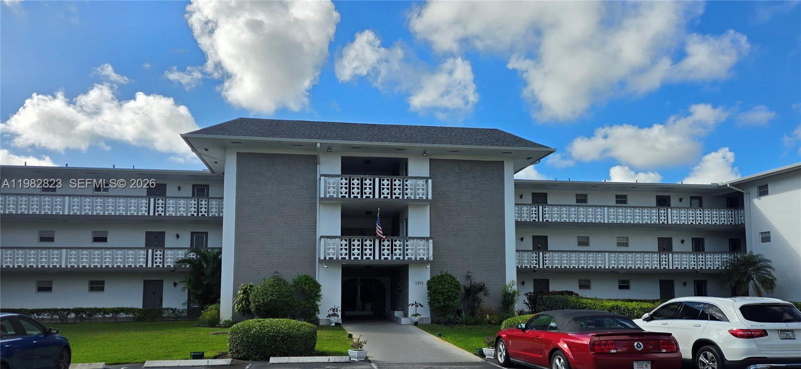 1201 Hillcrest Ct #302 Hollywood, FL 33021