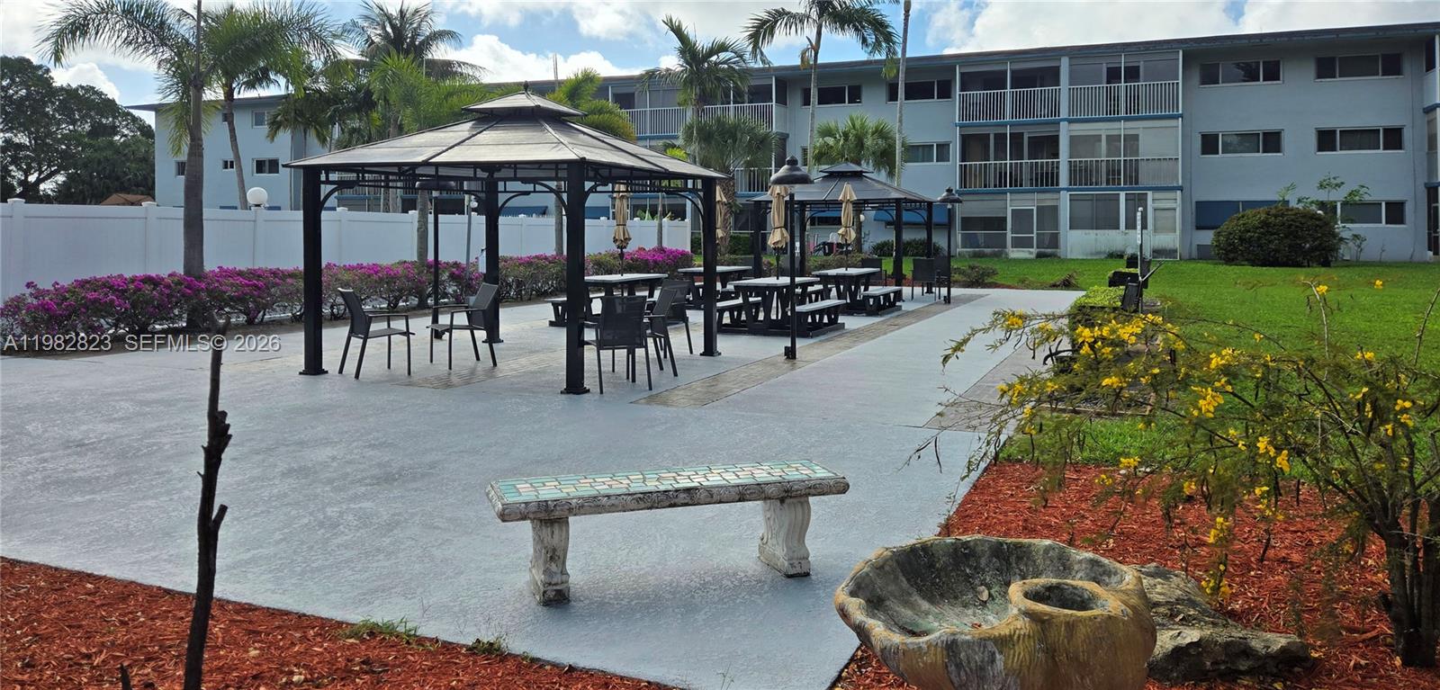 1201 Hillcrest Ct #302 Hollywood, FL 33021