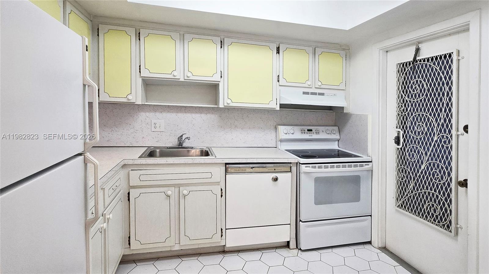 1201 Hillcrest Ct #302 Hollywood, FL 33021