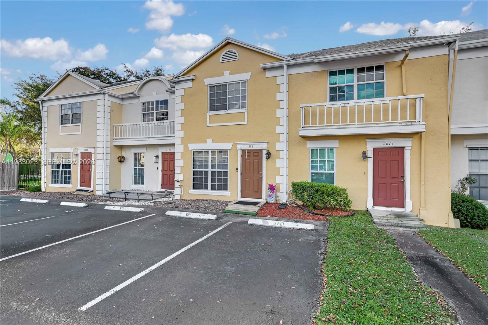 2881 S Cambridge Ln Cooper City, FL 33026