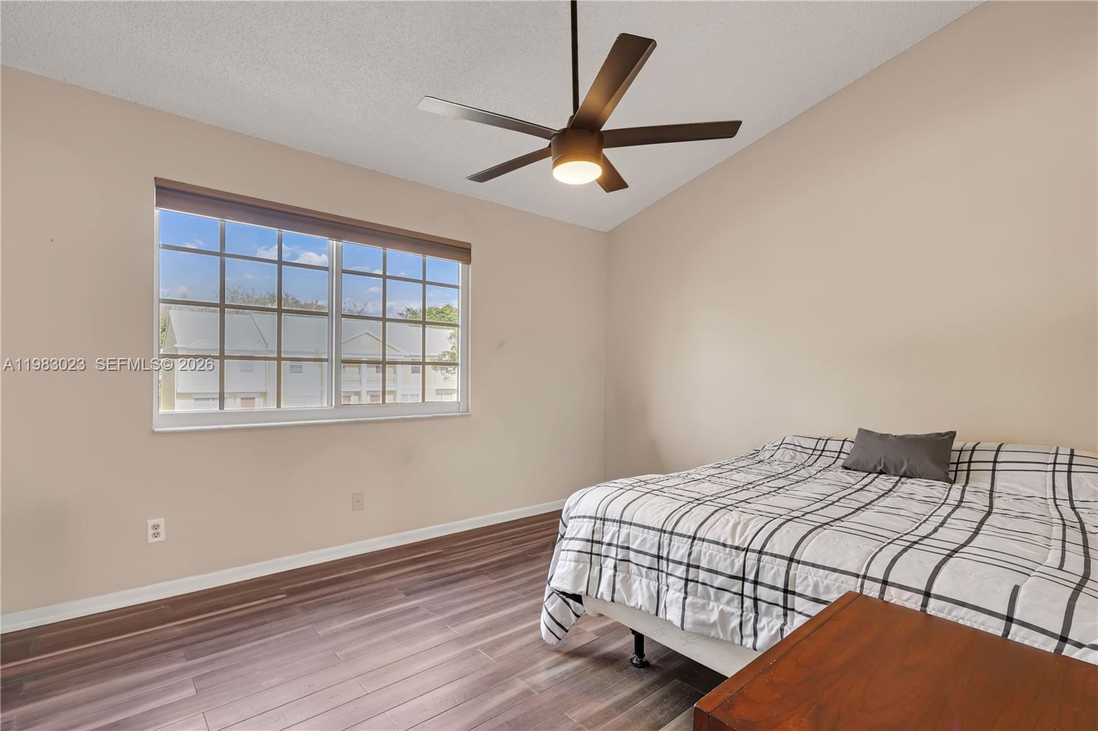 2881 S Cambridge Ln Cooper City, FL 33026