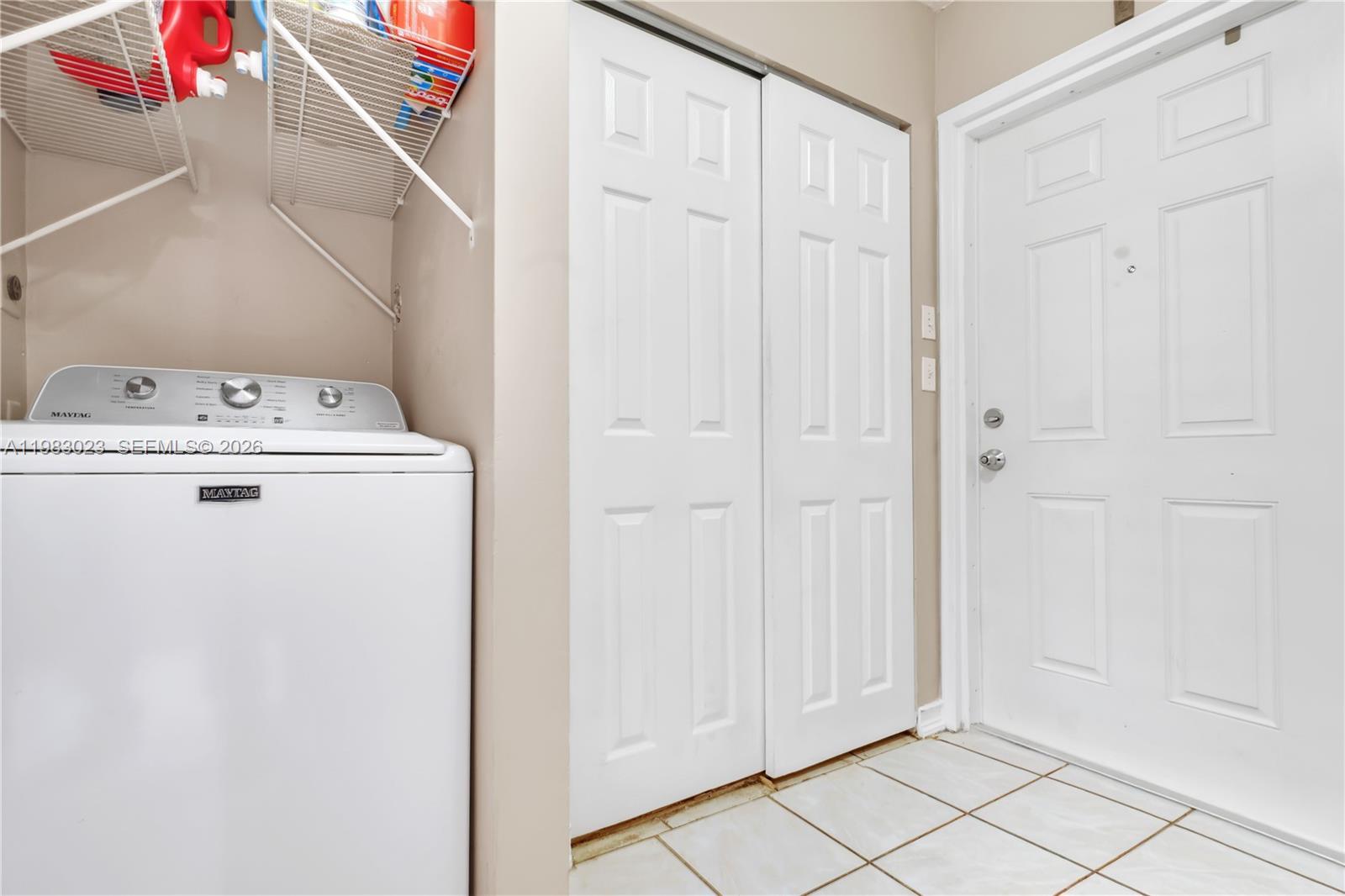 2881 S Cambridge Ln Cooper City, FL 33026