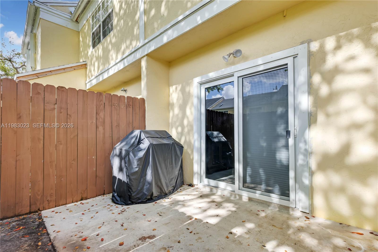 2881 S Cambridge Ln Cooper City, FL 33026