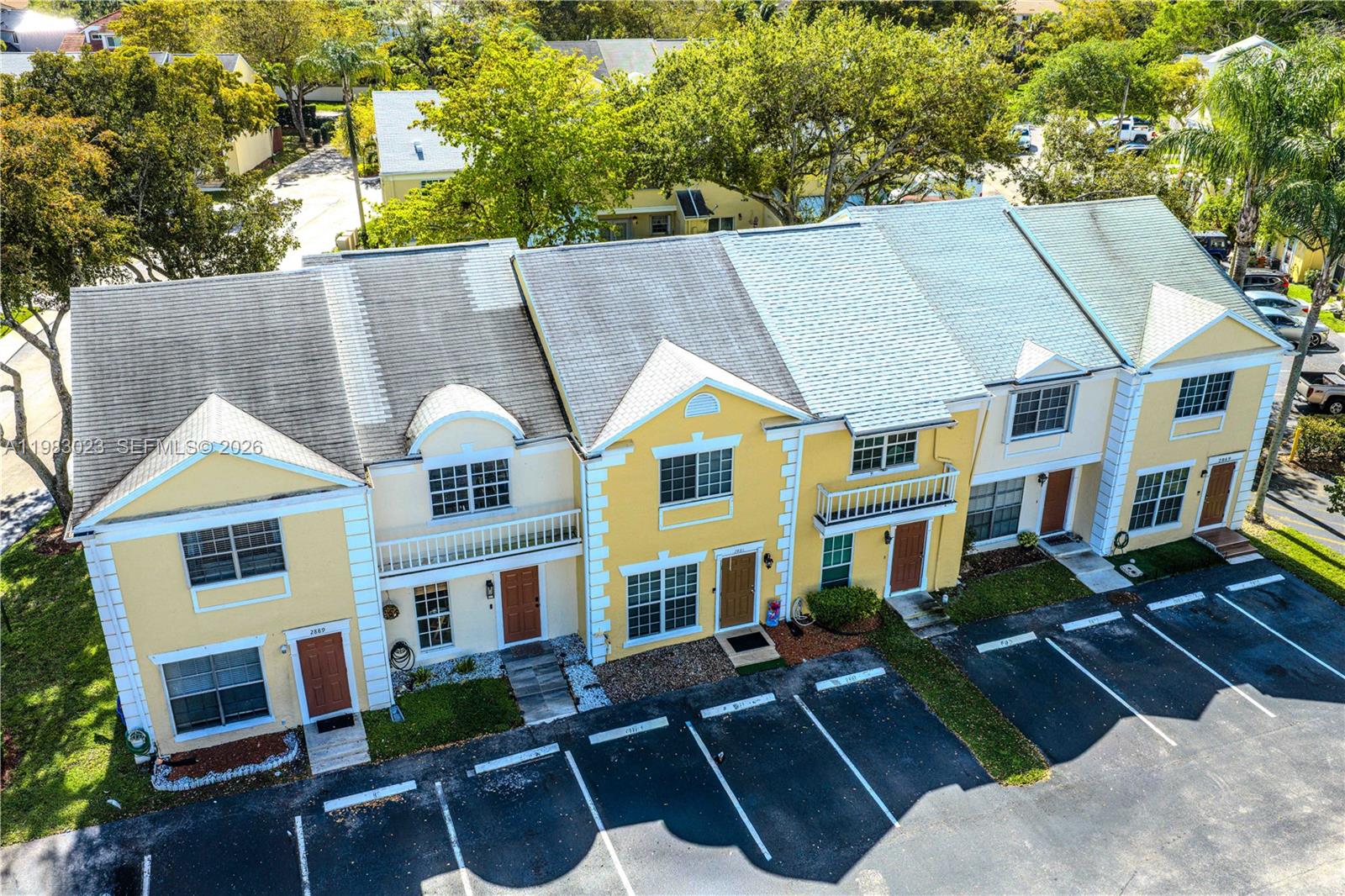 2881 S Cambridge Ln Cooper City, FL 33026