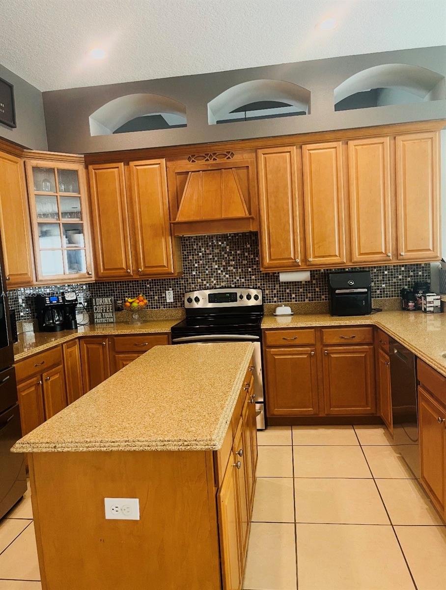 330 Glen Clb Dr Other, FL 32713