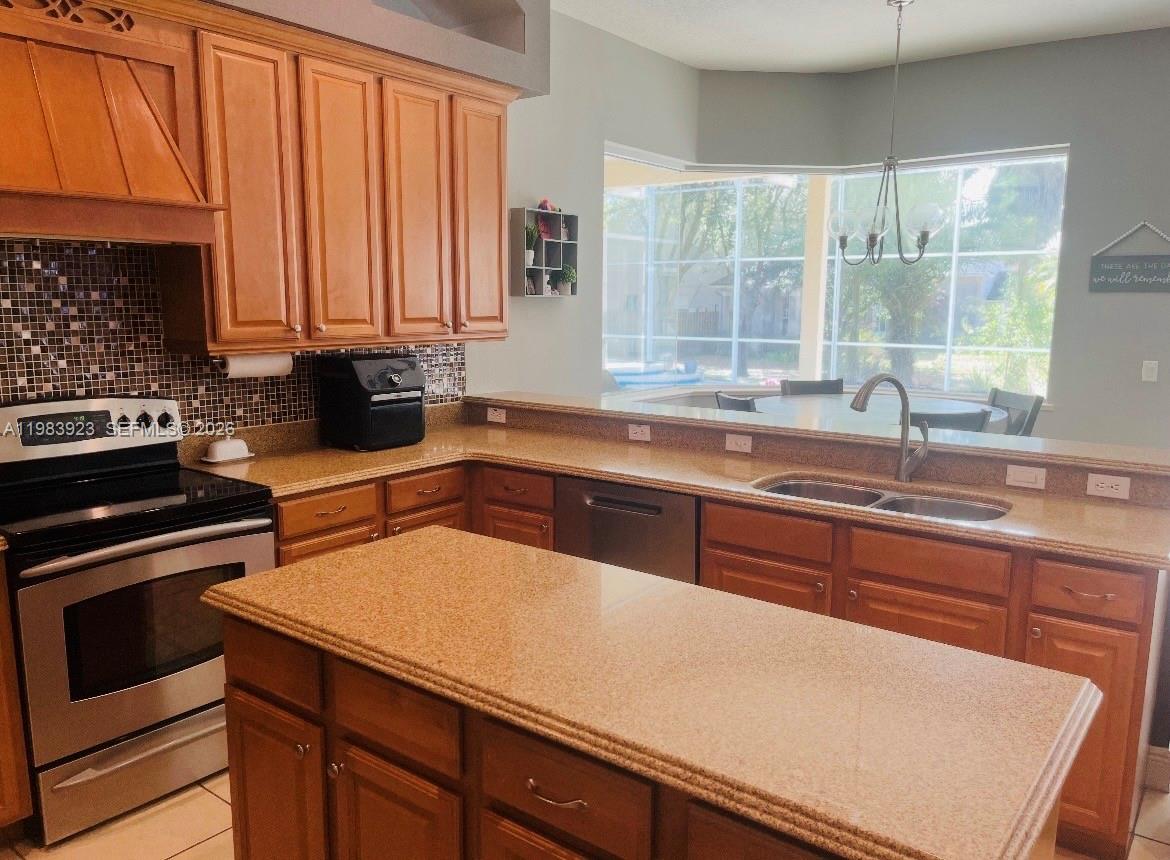 330 Glen Clb Dr Other, FL 32713