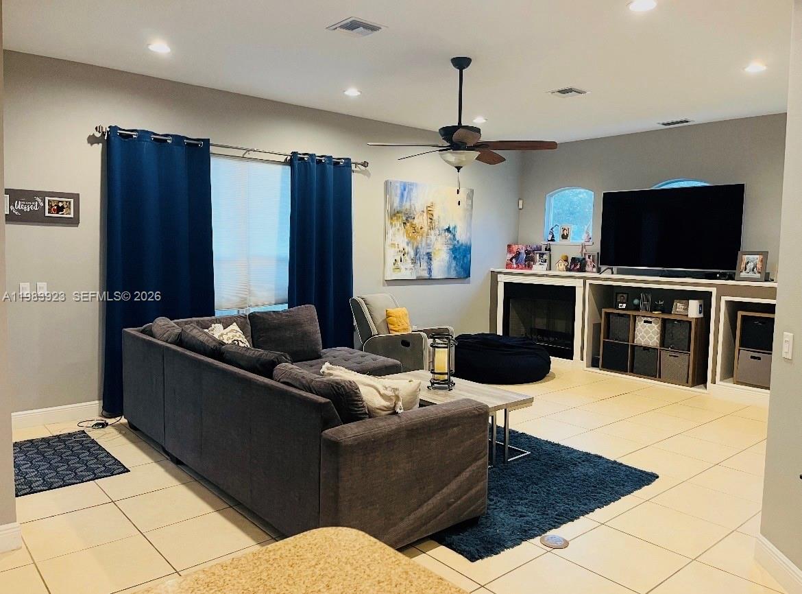 330 Glen Clb Dr Other, FL 32713