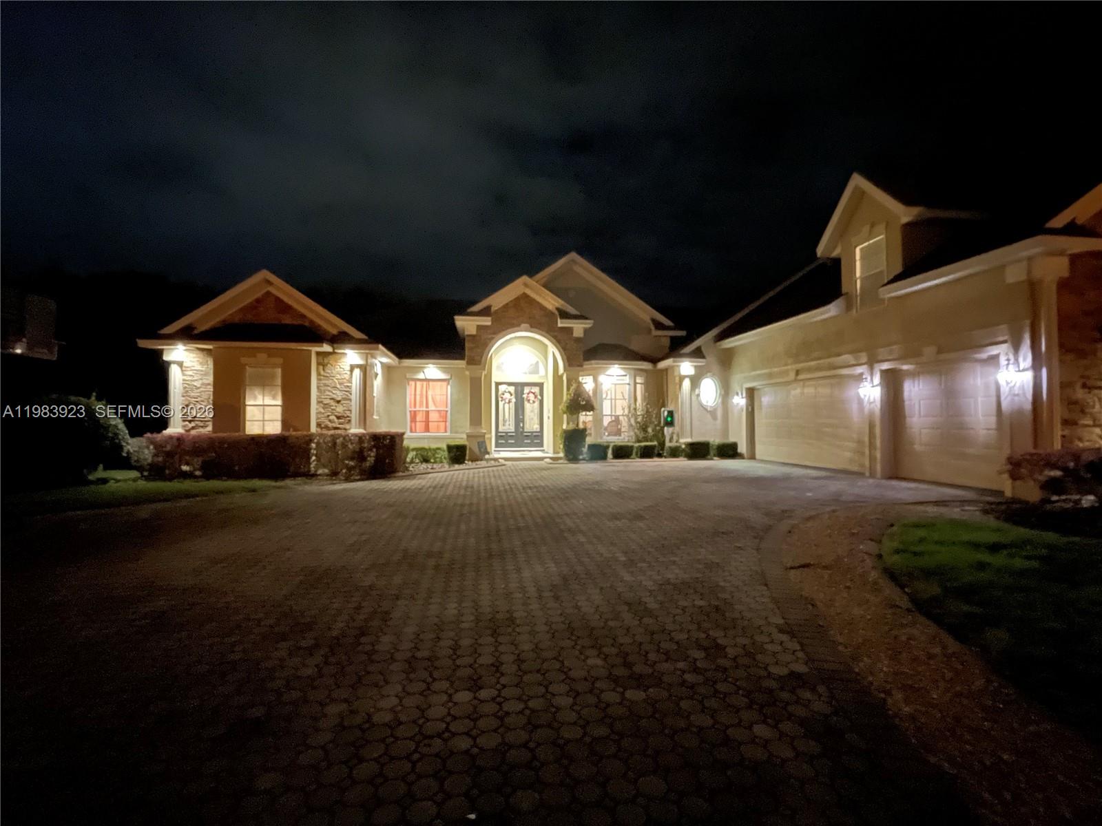 330 Glen Clb Dr Other, FL 32713