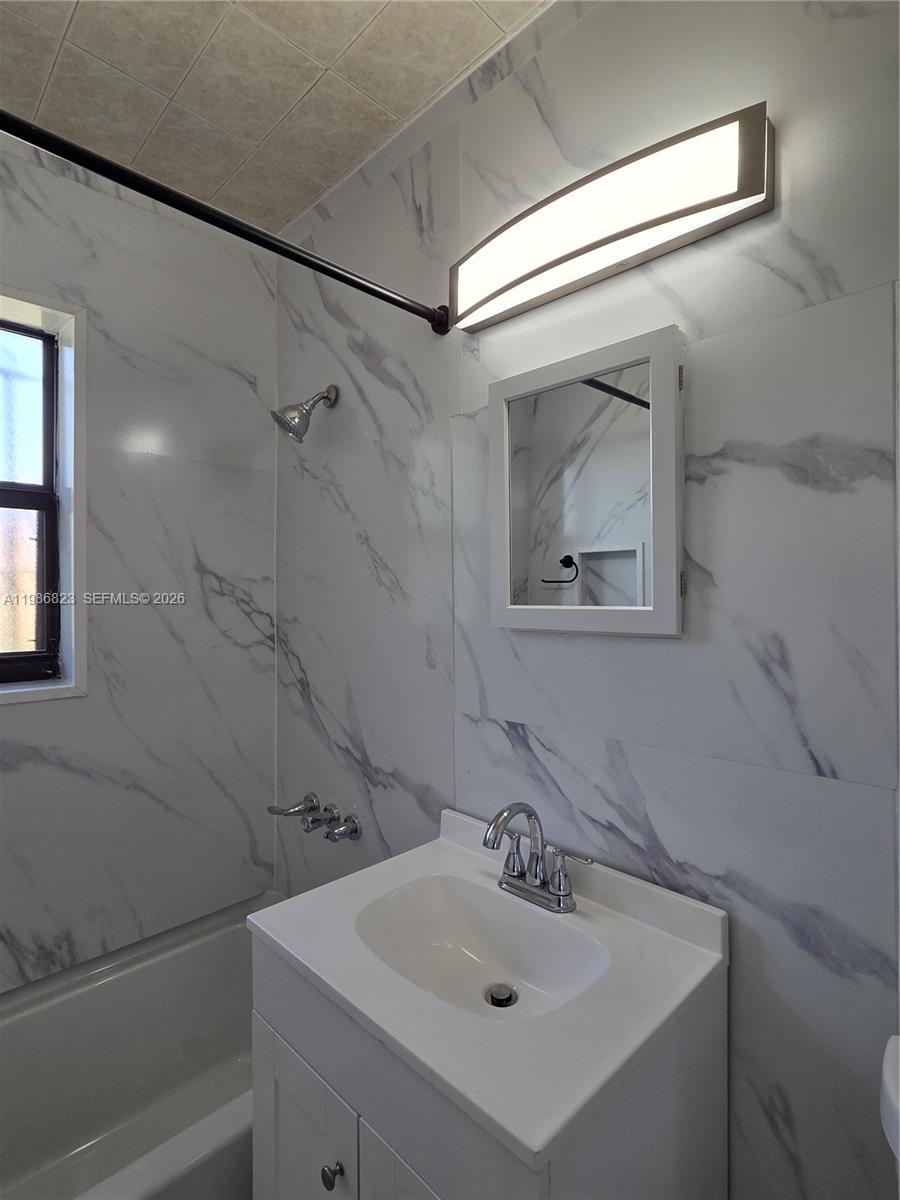 3061 NW 83rd Ter Miami, FL 33147