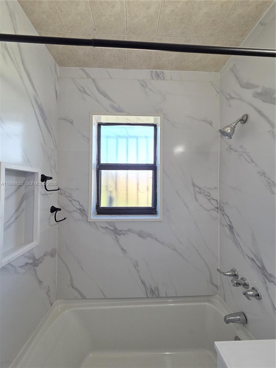 3061 NW 83rd Ter Miami, FL 33147